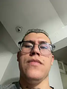 Kurtxxx22 网络视讯表演
