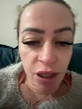 Alerquinasc's Live XXX Chat