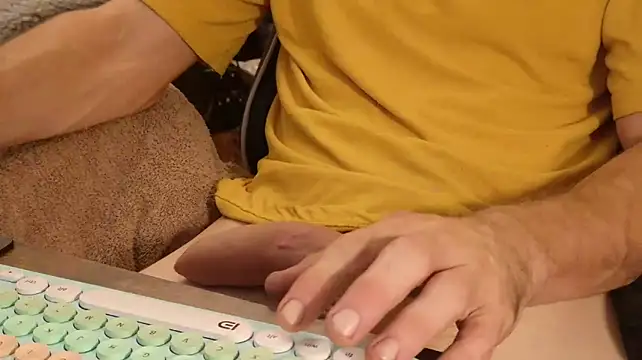 BrokenWithoutCare's Webcam Show