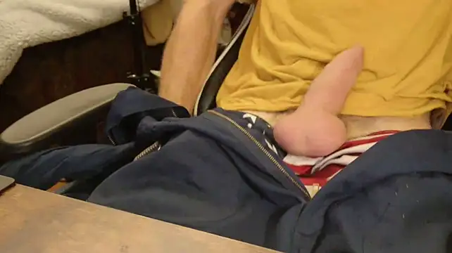 BrokenWithoutCare's Webcam Show
