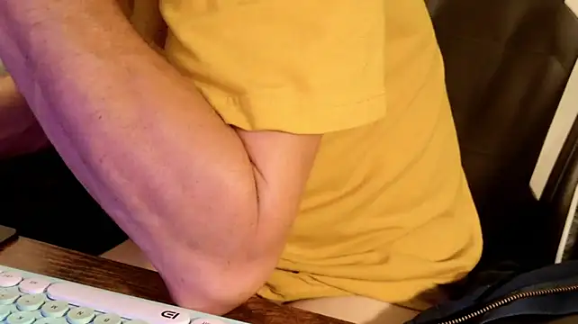 BrokenWithoutCare Webcam Show