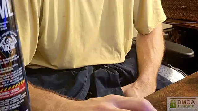 BrokenWithoutCareのライブXXXチャット