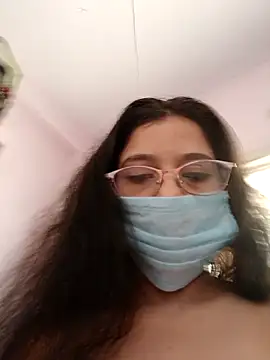 thanusi_2's Webcam Show