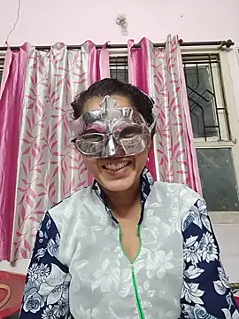 thanusi_2's Webcam Show