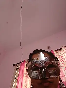 thanusi_2's Webcam Show