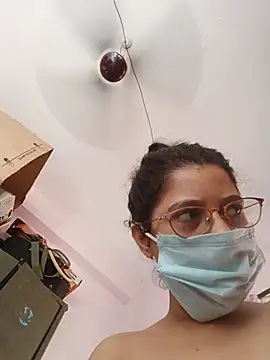 thanusi_2's Webcam Show
