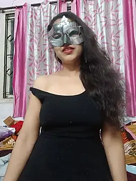 thanusi_2's Webcam Show
