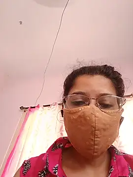 thanusi_2's Webcam Show