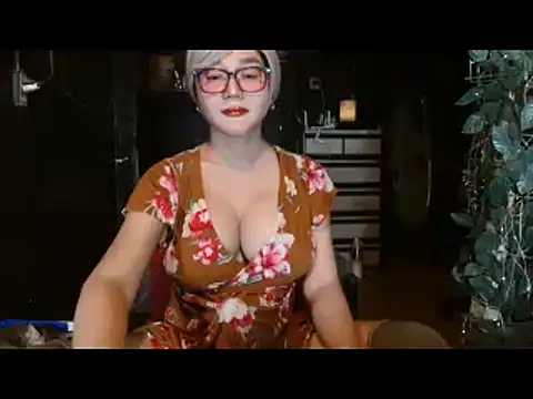 10inchMissSINClair's Webcam Show