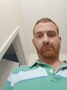 BreakableActivist70 Show in webcam