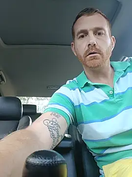 BreakableActivist70 Show in webcam