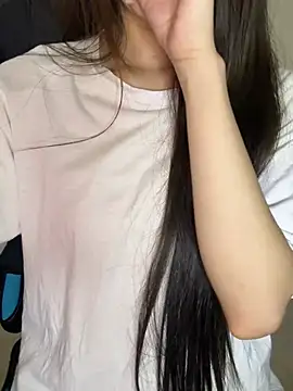 XXX chat uživo modela Yiyina_17