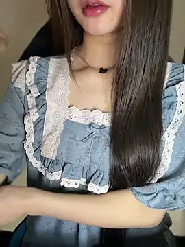 XXX chat uživo modela Yiyina_17