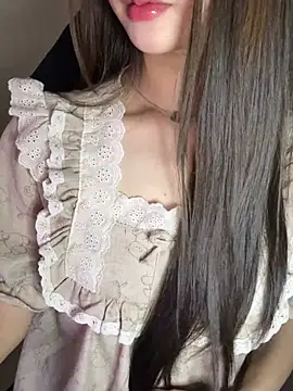 Yiyina_17's Live XXX Chat