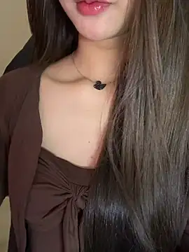 Czat XXX na żywo – Yiyina_17
