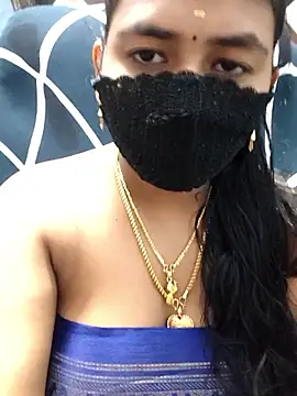 Tamil_Lotus Adlı Modelin Canlı XXX Sohbeti