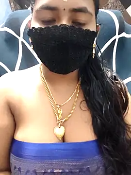 Tamil_Lotus Adlı Modelin Canlı XXX Sohbeti