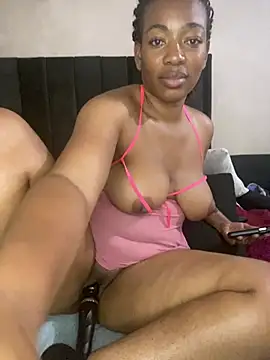 Candice950 Show in webcam
