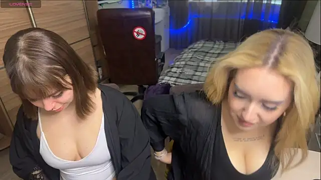 xxx_sandra_: διαδικτυακό σόου στην κάμερα
