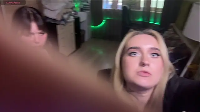 xxx_sandra_: διαδικτυακό σόου στην κάμερα