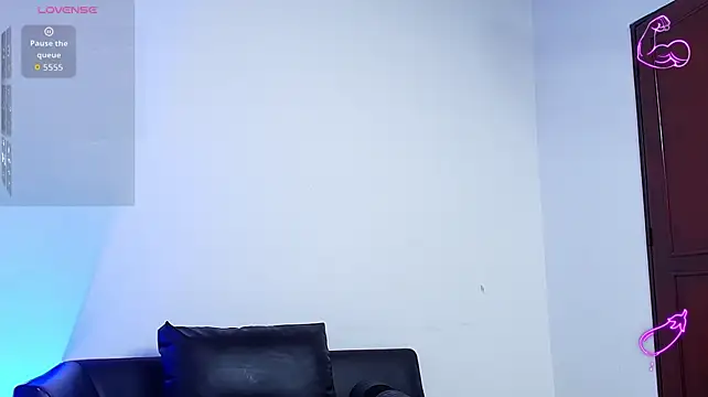 הופעת וובקאם של Troyy_lee1