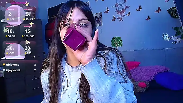 צ'אט XXX בשידור חי של emily_cooper_t