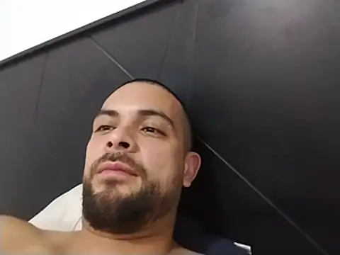 Riooo2210 webcam show