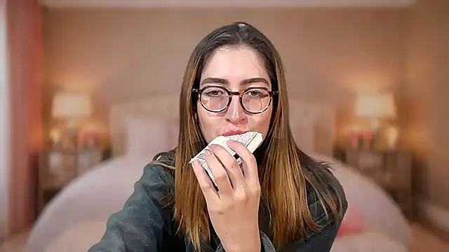 rousseblossom Adlı Modelin Web Kamerası Şovu