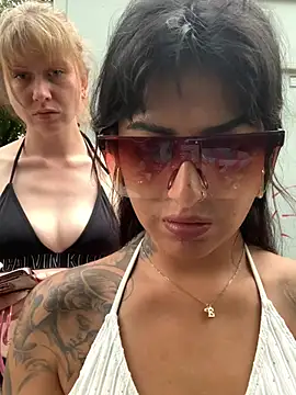 Show modela mrskarmaa na web-kameri