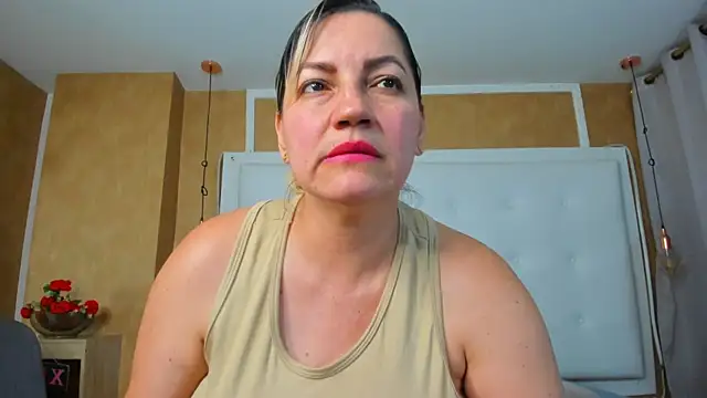 Heidy_milf Chat XXX live