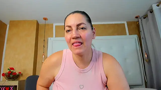 Heidy_milfのライブXXXチャット