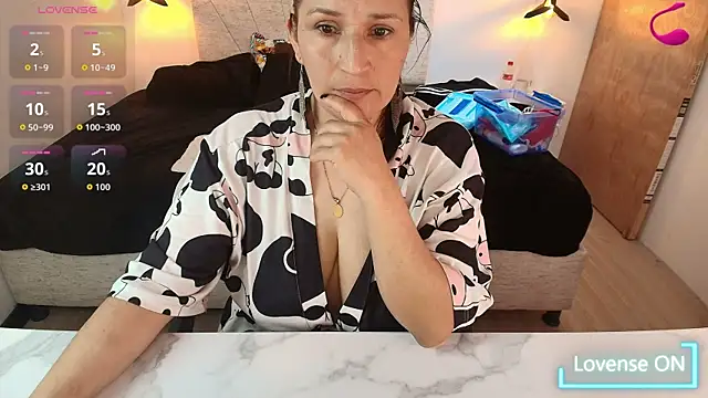Chat +18 de Barbara_fox__ ao vivo