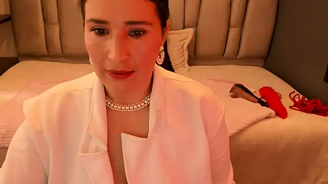 Chatroom XXX en direct de Barbara_fox__
