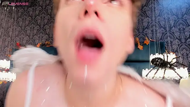 TaylerWhiten Webbikameraesitys