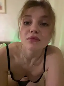 Emaline_Fane's Live XXX Chat