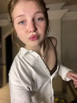 Emaline_Fane's Live XXX Chat