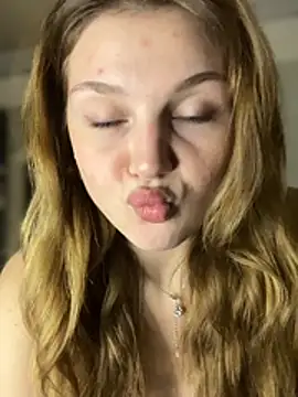 Emaline_Fane Adlı Modelin Web Kamerası Şovu