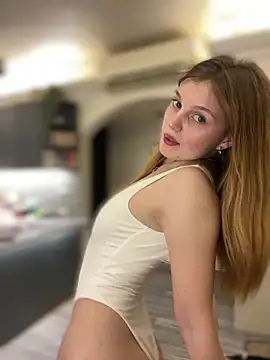 Emaline_Fane Live XXX Chat