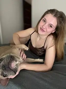 Emaline_Fane's Live XXX Chat