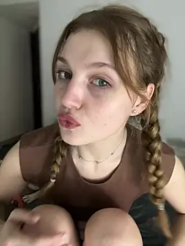 Emaline_Fane's Live XXX Chat