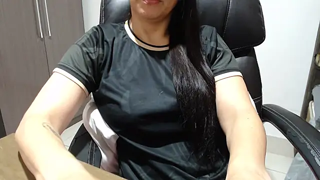 gatamisteriobr Adlı Modelin Canlı XXX Sohbeti