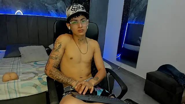 Show modela Ebebyjuan na web-kameri