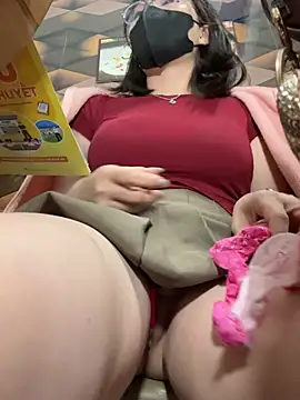 Emily-Nguyen's Webcam Show