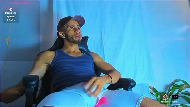 Alex_bigcock11_ 网络视讯表演