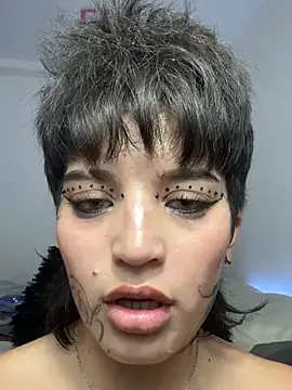 DayanaDG Chat XXX in diretta