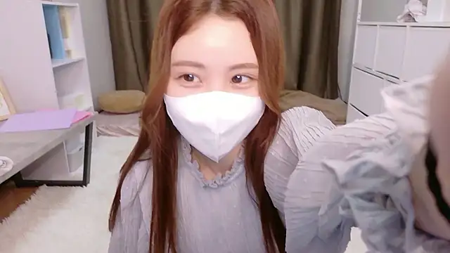 Živá chatovací místnost Ema_o0_chan