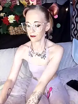 SweetNessPebbles' Webcam Show