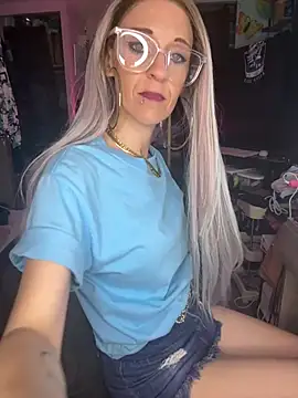 LashOutHeartlessP's Webcam Show
