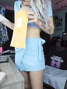 LashOutHeartlessP Show in webcam