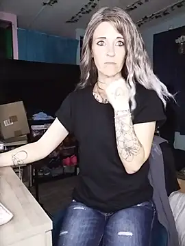 LashOutHeartlessP Show in webcam
